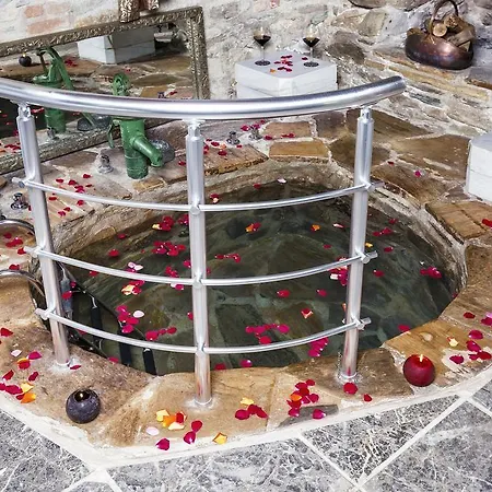 Stonehouse Selcuk