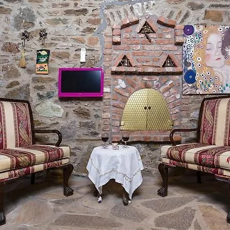 Stonehouse Gæstehus 4*